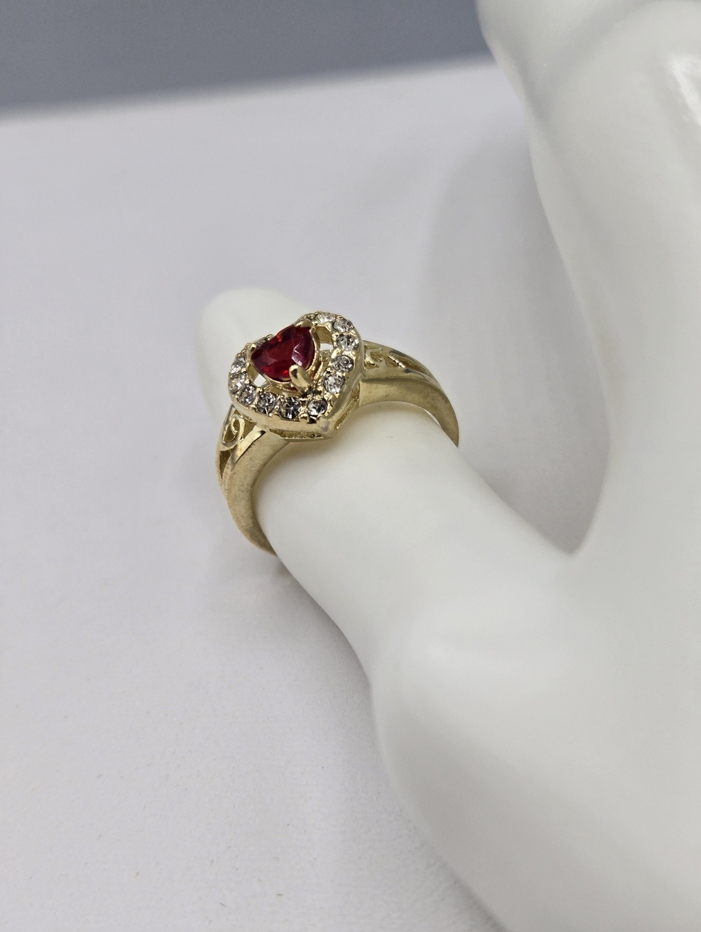 Swarovski Crystal Elements Gold Heart Ring Ruby Red Size 8 Prom Wedding Casual - Picture 4 of 5